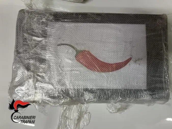 images Droga 'al peperoncino', arrestati 2 calabresi in trasferta a Trapani