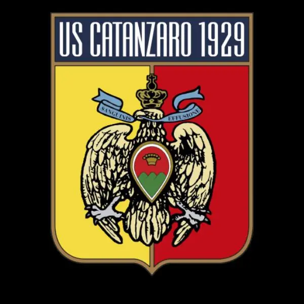 images L’Us Catanzaro piange Papa Francesco ed è vicina ai tifosi in viaggio