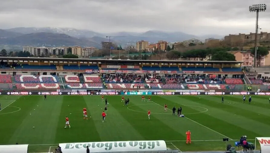 images Serie B, Cosenza e Catanzaro in campo alle 15: le formazioni ufficiali