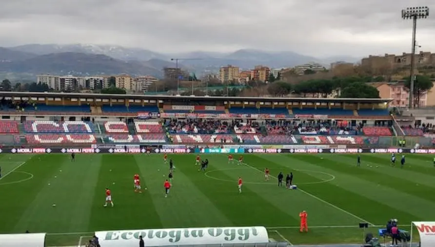 Serie B, Cosenza e Catanzaro in campo alle 15: le formazioni ufficiali images Serie B, Cosenza e Catanzaro in campo alle 15: le formazioni ufficiali