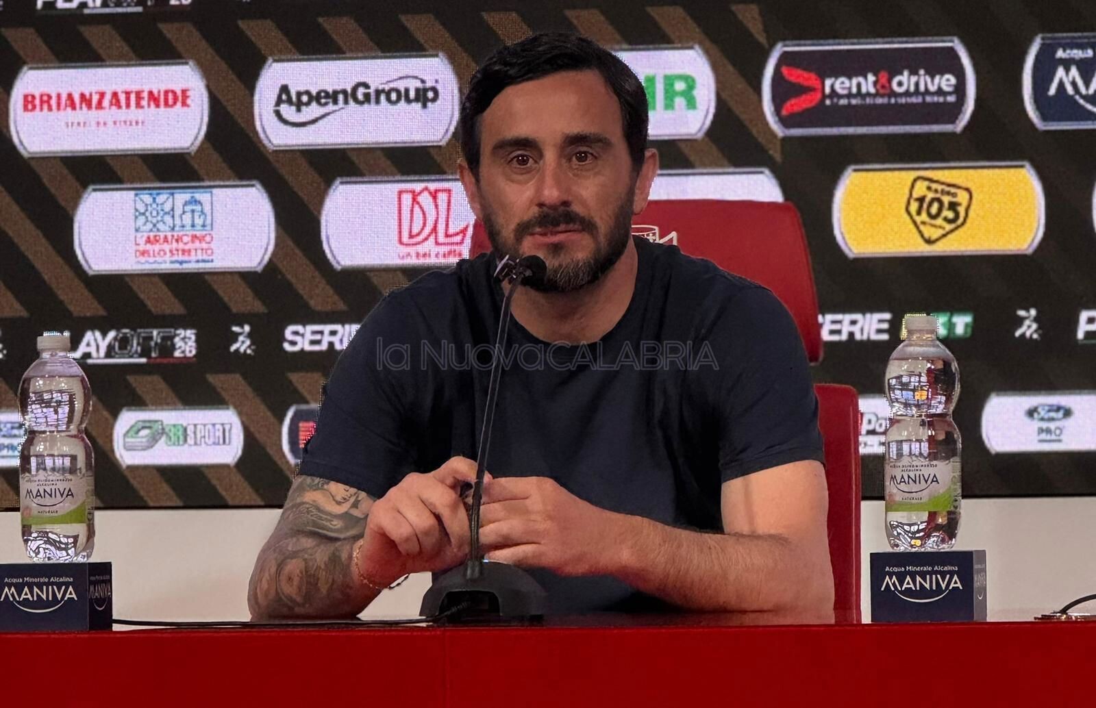 images Aquilani, gli applausi dei giornalisti e&nbsp;le lacrime: "Avevo creduto veramente a qualcosa di magico"