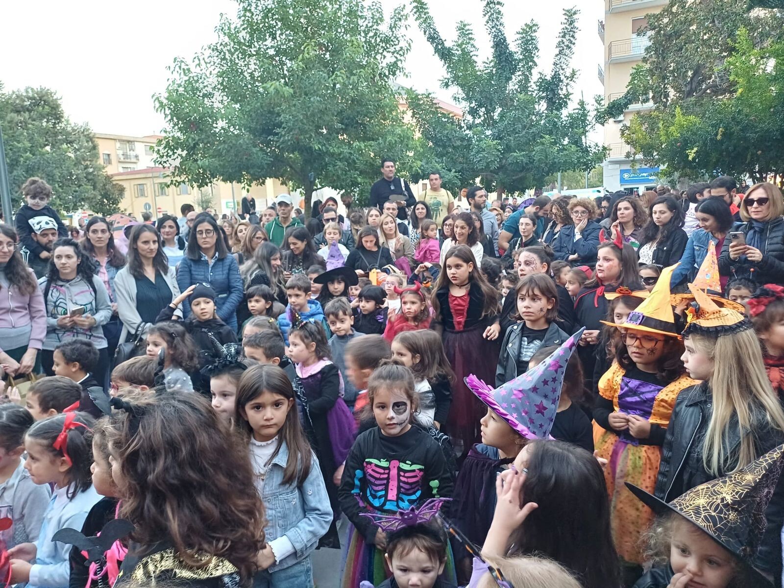 images Soverato, una comunità dal cuore grande: l'associazione Sole grata dopo il Giardino delle Zucche