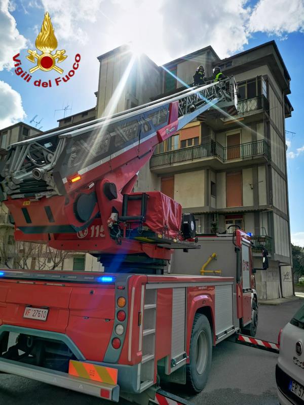 Maltempo. Disagi e danni: oltre 20 interventi dei Vigili del fuoco a Crotone images Maltempo. Disagi e danni: oltre 20 interventi dei Vigili del fuoco a Crotone