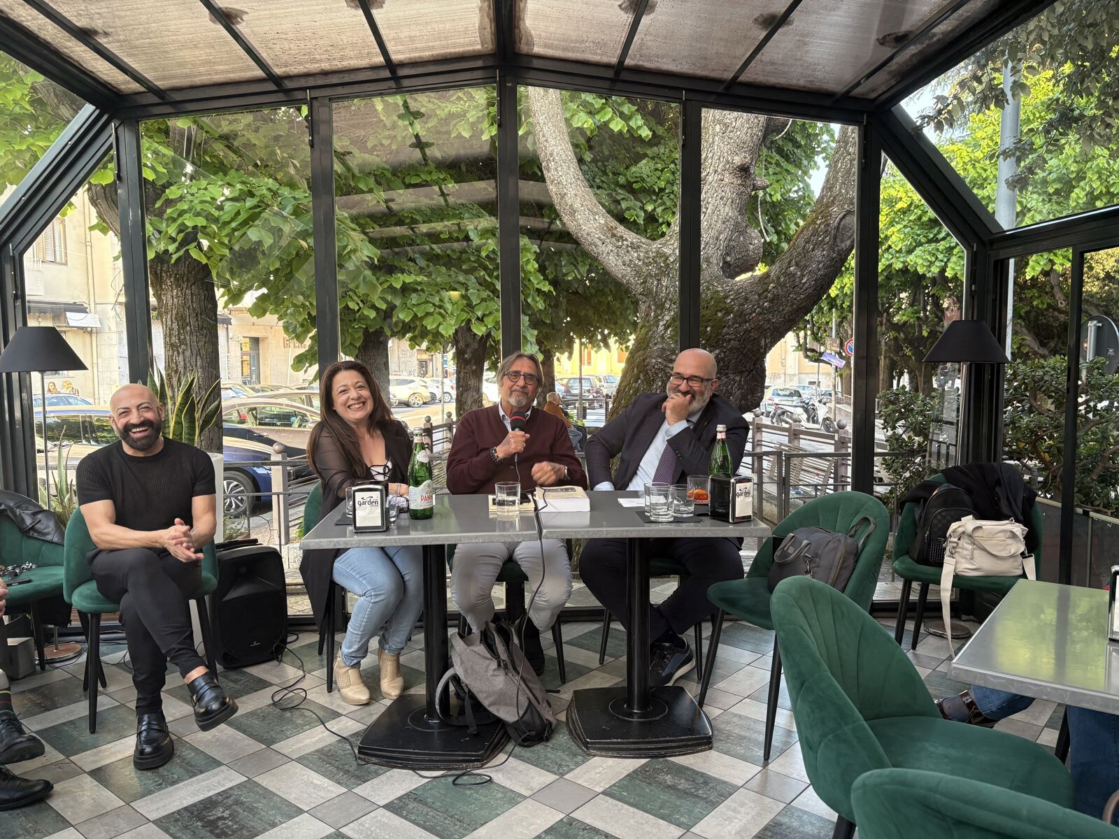 images Il dialetto è una cosa seria: Enzo Colacino incanta il Garden e difende l'identità catanzarese