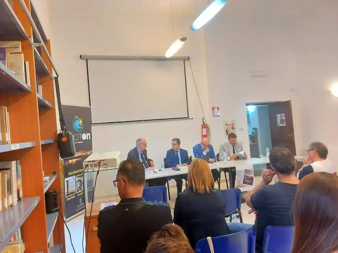 images "Io non mi sono voltato" di Luigi Macrillo', presentato il volume a Crotone 