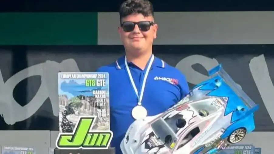 Automodellismo, Soverato sul tetto d'Europa: Alessandro Grasà è Campione Junior images Automodellismo, Soverato sul tetto d'Europa: Alessandro Grasà è Campione Junior