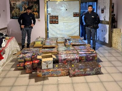 images Sequestrate 5 tonnellate di materiale pirotecnico nel Reggino 