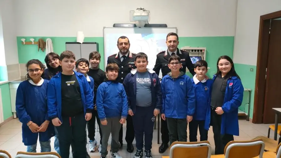 Gli alunni dell'IC Tommaso Campanella di Badolato incontrano l'Arma dei Carabinieri images Gli alunni dell'IC Tommaso Campanella di Badolato incontrano l'Arma dei Carabinieri
