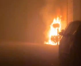 Catanzaro, motorino in fiamme nei pressi di via Ciaccio