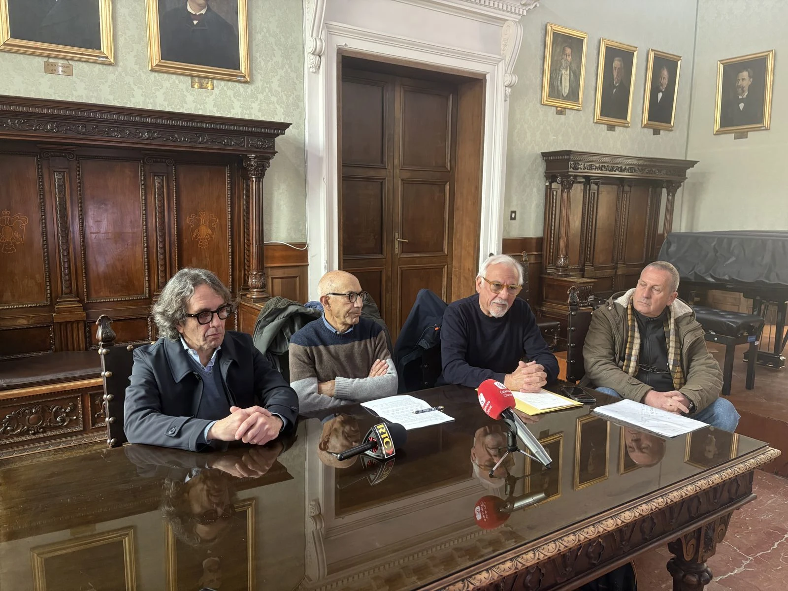 Catanzaro, via Carlo V a rischio crolli: il comitato accusa “un mese di silenzio”