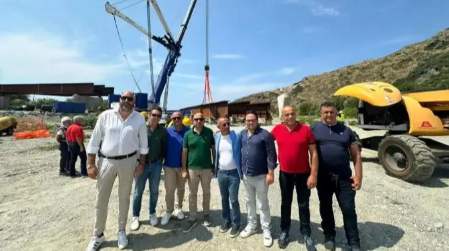 images Nocera Terinese, sopralluogo sul ponte sul fiume Savuto