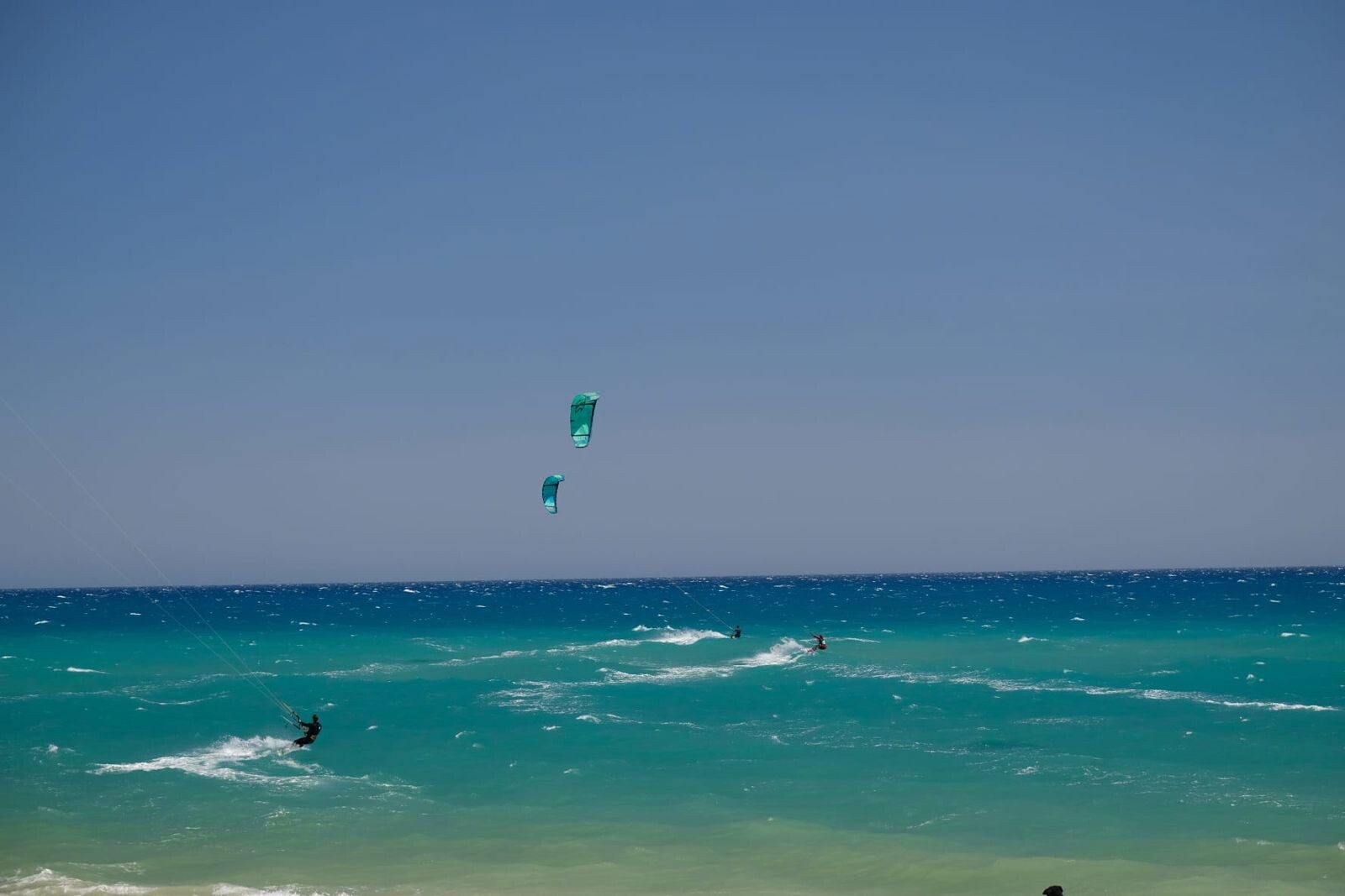 images Kitesurfer salvato nel Reggino da un probabile annegamento da un militare della Guardia di Finanza  