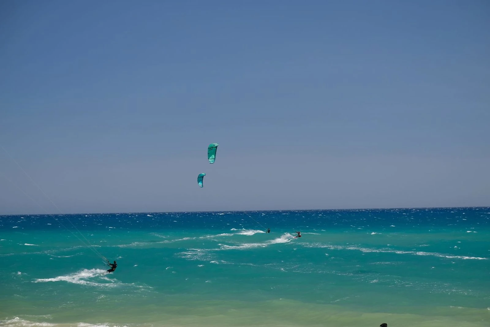 Kitesurfer salvato nel Reggino da un probabile annegamento da un militare della Guardia di Finanza  