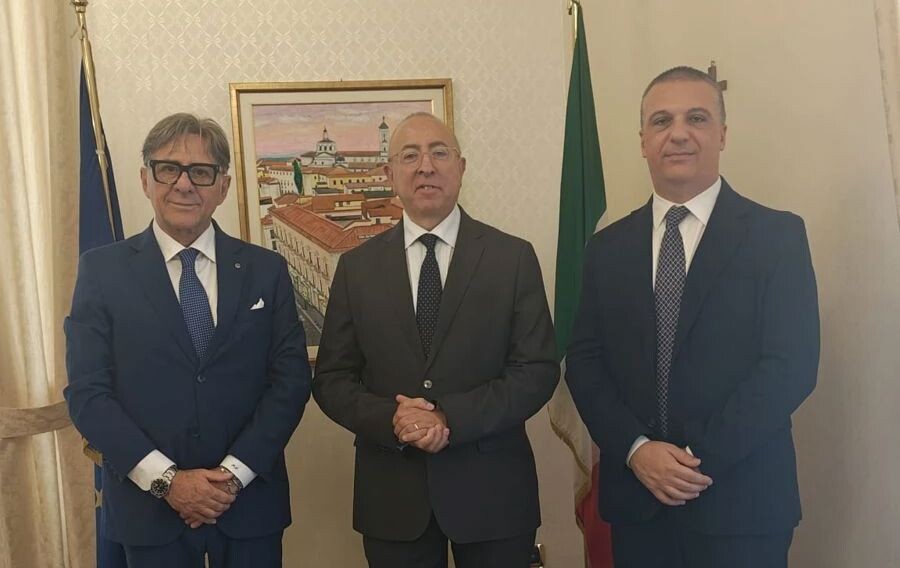 Catanzaro, il neo Prefetto Clemente Di Nuzzo in visita istituzionale alla Camera di Commercio images Catanzaro, il neo Prefetto Clemente Di Nuzzo in visita istituzionale alla Camera di Commercio
