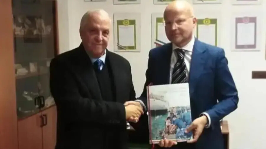 Il Questore di Crotone ha incontrato il Commissario dell’Associazione Nazionale Pensionati Polizia images Il Questore di Crotone ha incontrato il Commissario dell’Associazione Nazionale Pensionati Polizia