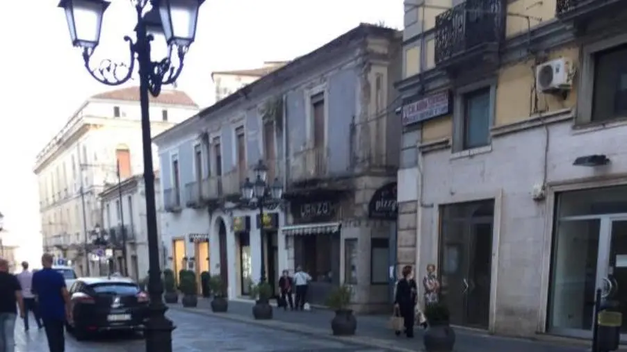 Catanzaro, i commercianti in rivolta: "il 'De Profundis' del Centro Storico, tra incompetenza gestionale ed assenza di visione"