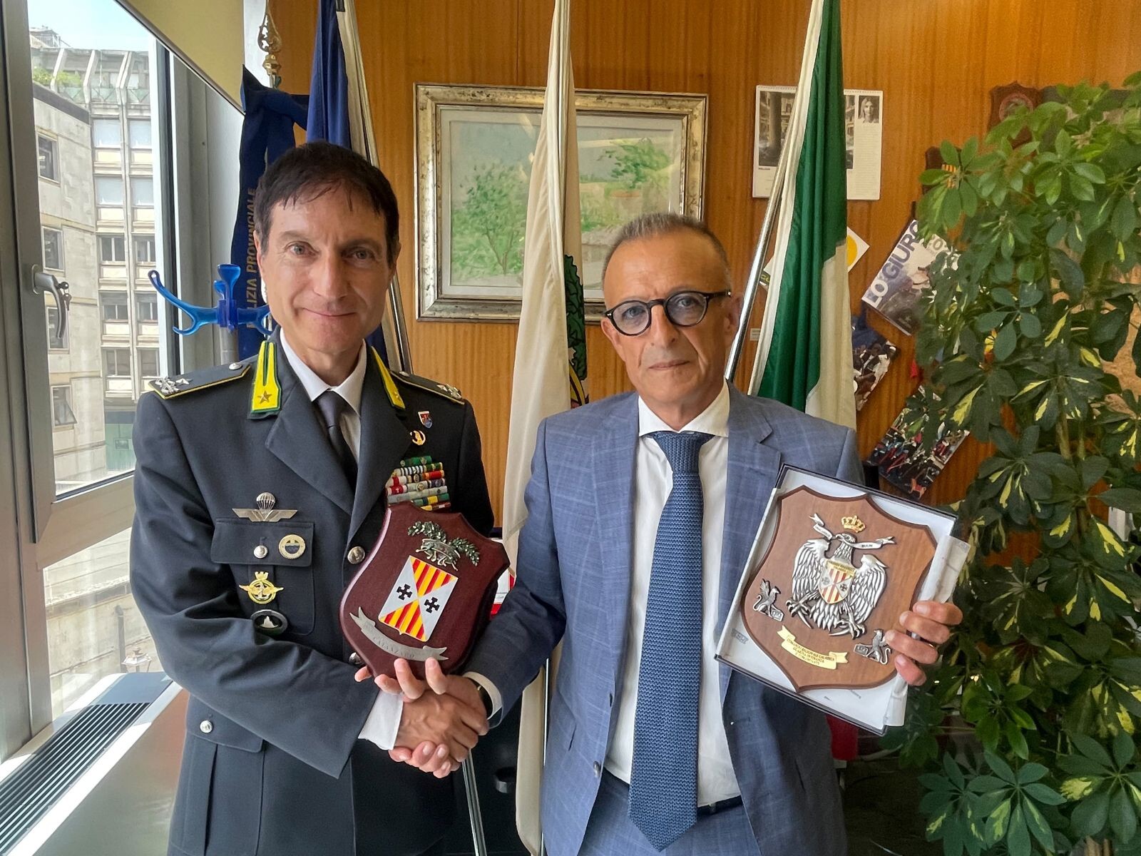 images Il Presidente della Provincia di Catanzaro riceve il Comandante regionale della Guardia di Finanza