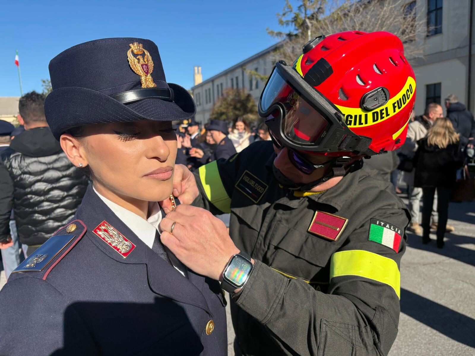 Vibo, concluso il corso di formazione per 233 agenti di Polizia: consegnati gli alamari images Vibo, concluso il corso di formazione per 233 agenti di Polizia: consegnati gli alamari