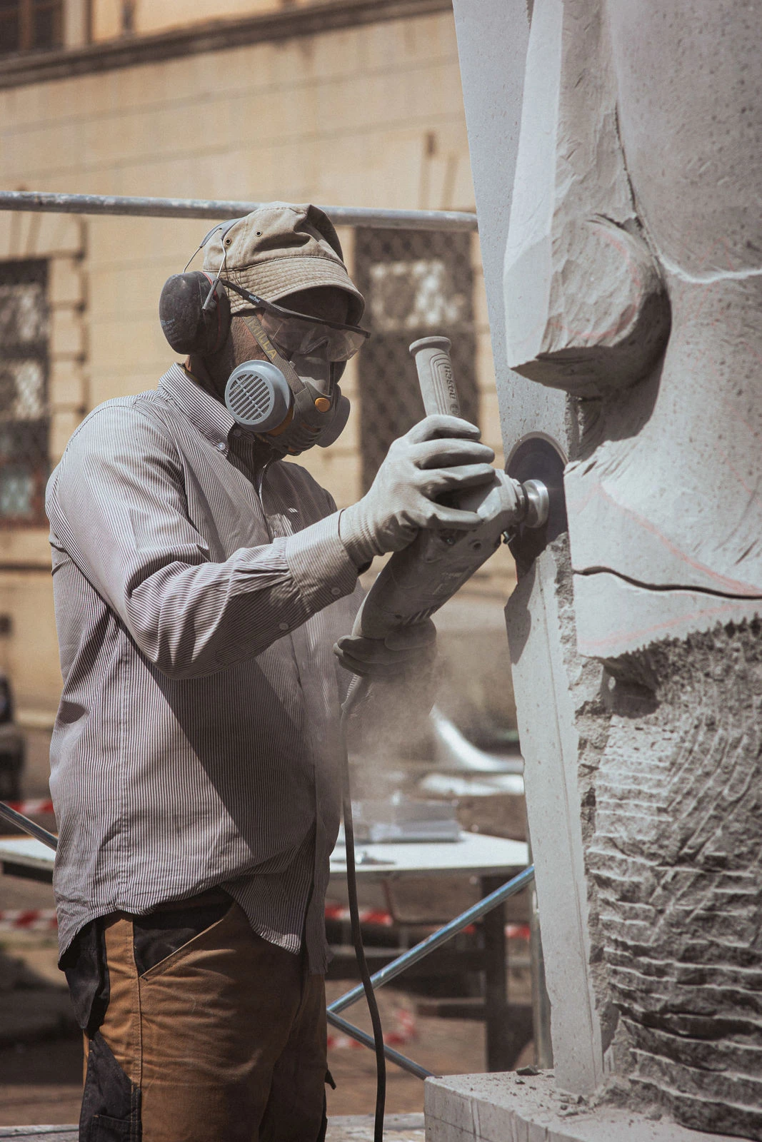 "Fili Libertatis" prende forma a Catanzaro: fino a venerdì si può assistere alla nascita della scultura