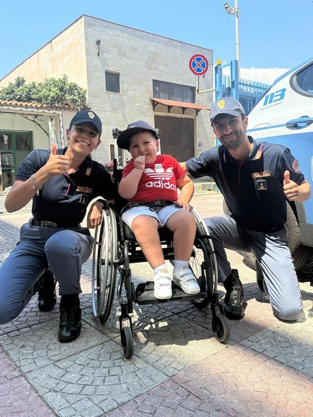 Crotone, storia a lieto fine per Antonio: dal Comune una nuova casa per il piccolo "agente speciale"