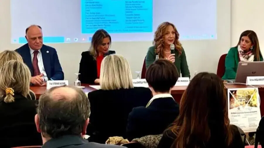 images “Iniziamo a Fare Rete”, a Catanzaro dialogo con l’Associazione nazionale “Farmaciste Insieme” 