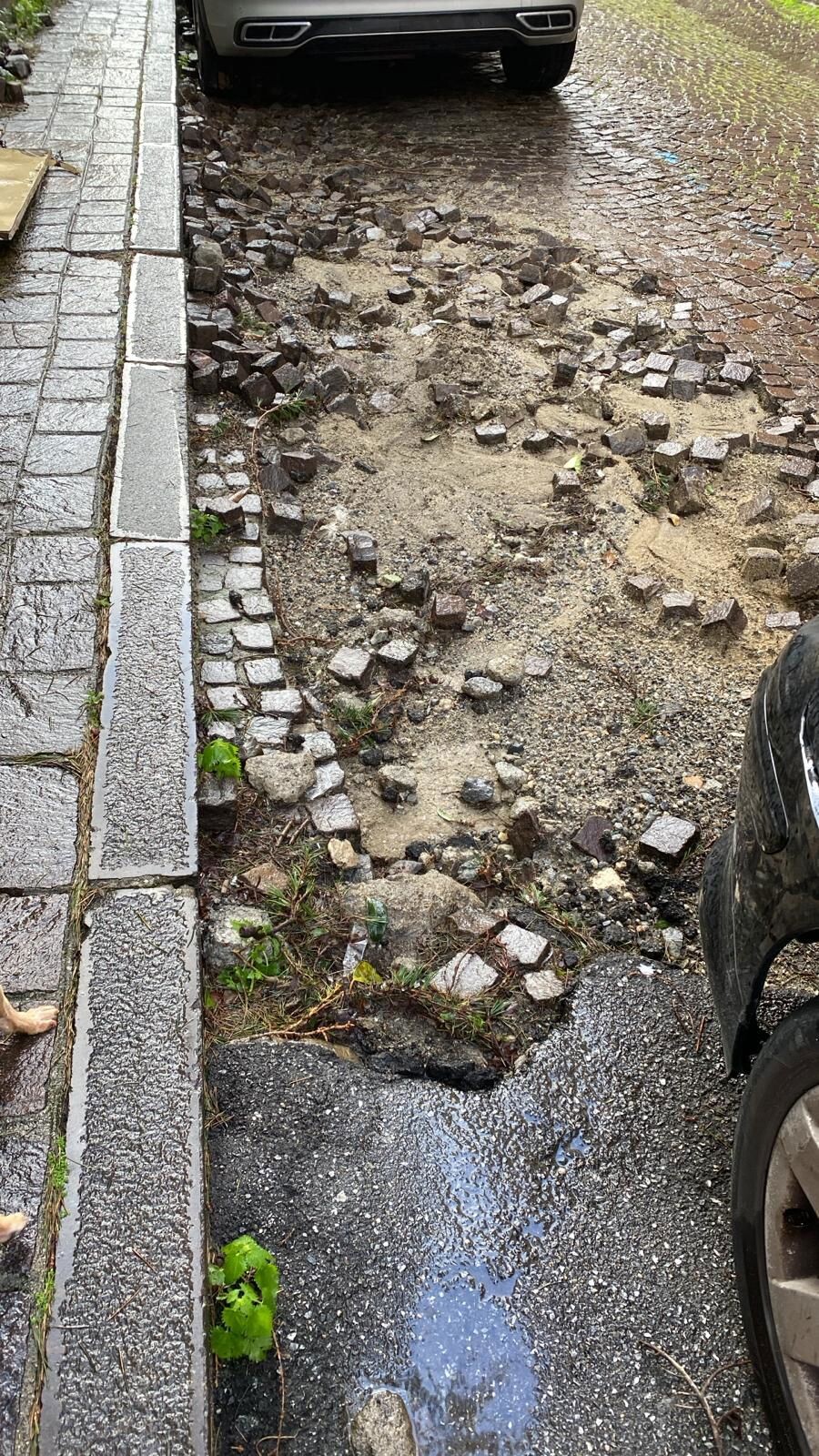 images Catanzaro, Veraldi a Fiorita: "Caro sindaco le buche sono ricomparse. Promesse mai mantenute"