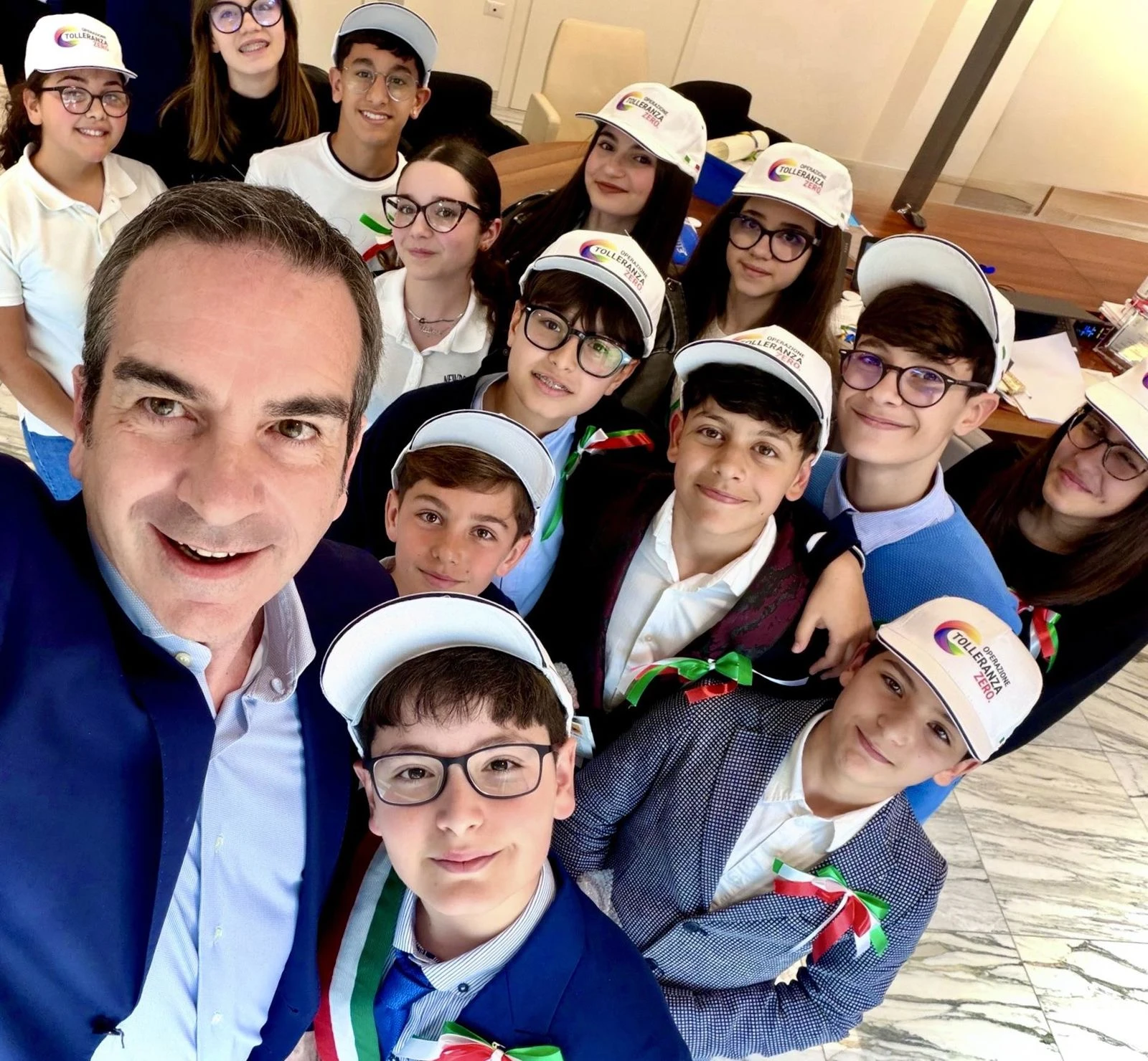 Il Consiglio dei ragazzi di Botricello in Regione: i sogni dei giovani consegnati ad Occhiuto
