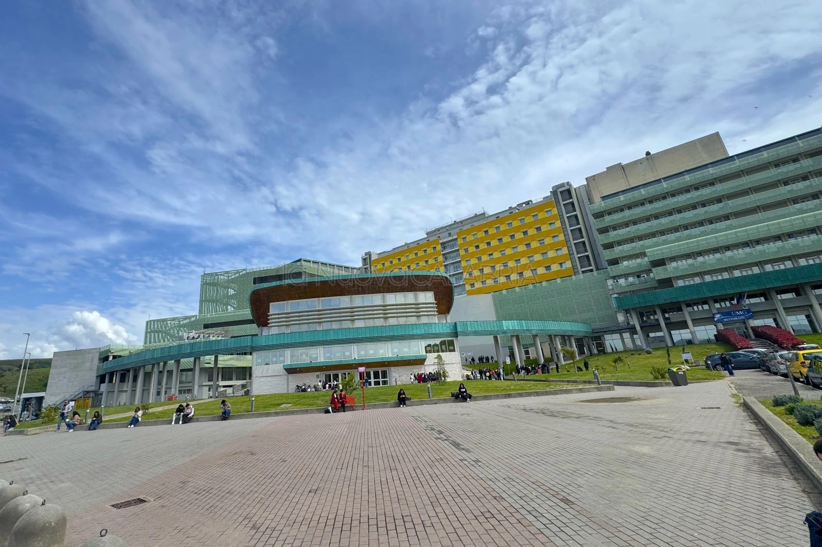 Successo al Policlinico di Catanzaro: rimosso tumore avanzato con infiltrazione multi-organo