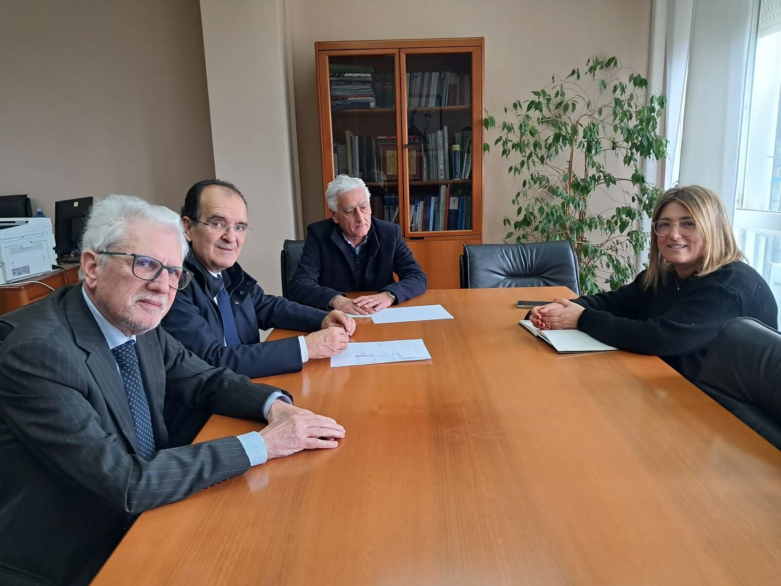 images Sanità, Enzo Bruno a confronto con il commissario straordinario dell’AOU “Dulbecco”, Carbone: "Priorità pronto soccorso, tecnologia (pet-tac) e oncologia"