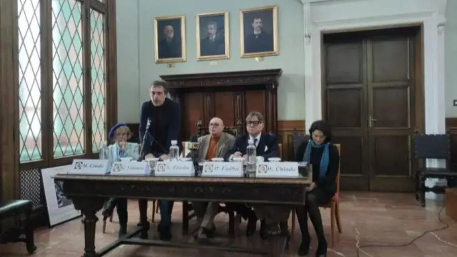 "Radici e Visioni": la storia dell'economia locale celebrata in un volume a Catanzaro images "Radici e Visioni": la storia dell'economia locale celebrata in un volume a Catanzaro