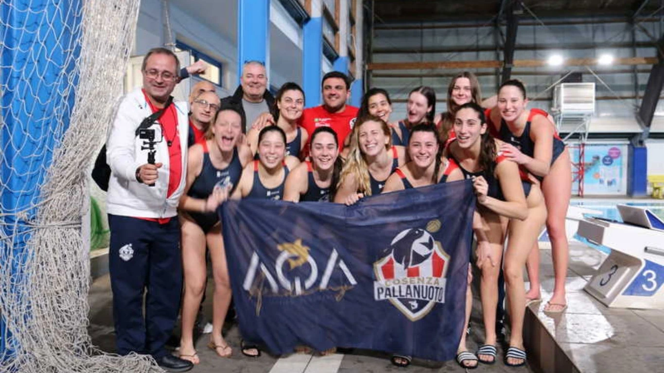 Smile Cosenza Pallanuoto nella storia, prima finale europea: il CONI Calabria esulta