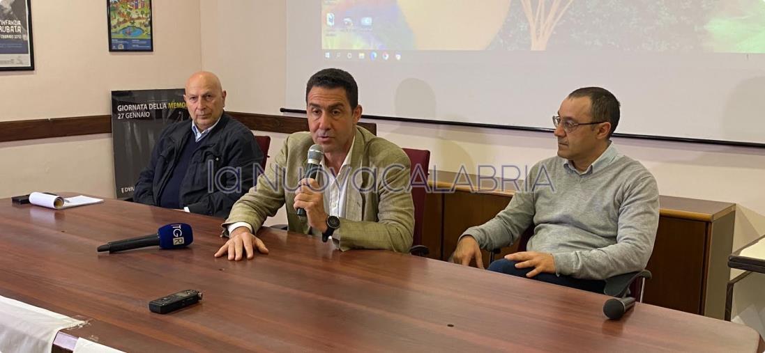 Al MusMi di Catanzaro "Il Mondo al Contrario" del generale Vannacci 
 images Al MusMi di Catanzaro "Il Mondo al Contrario" del generale Vannacci