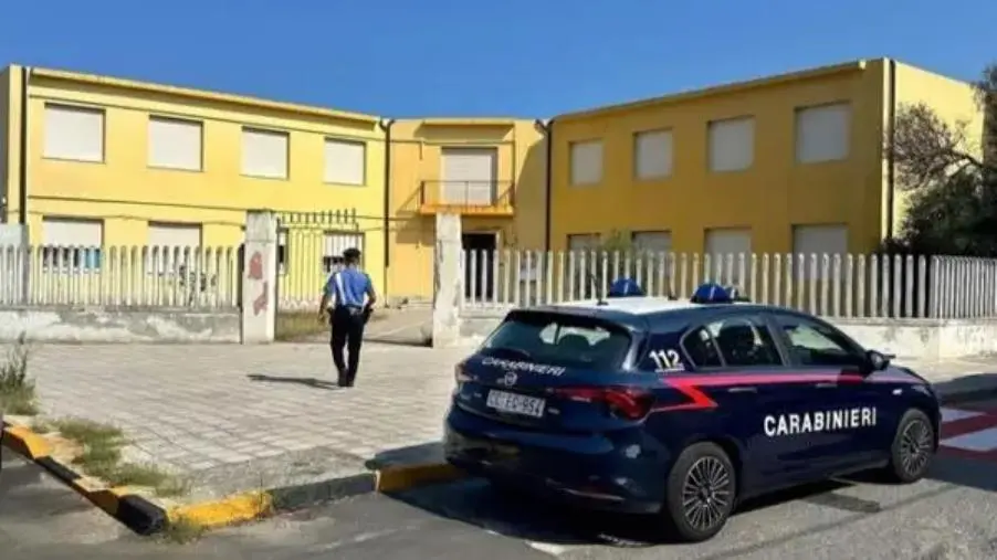 Scuola elementare vandalizzata nel Reggino, denunciati 4 minori images Scuola elementare vandalizzata nel Reggino, denunciati 4 minori