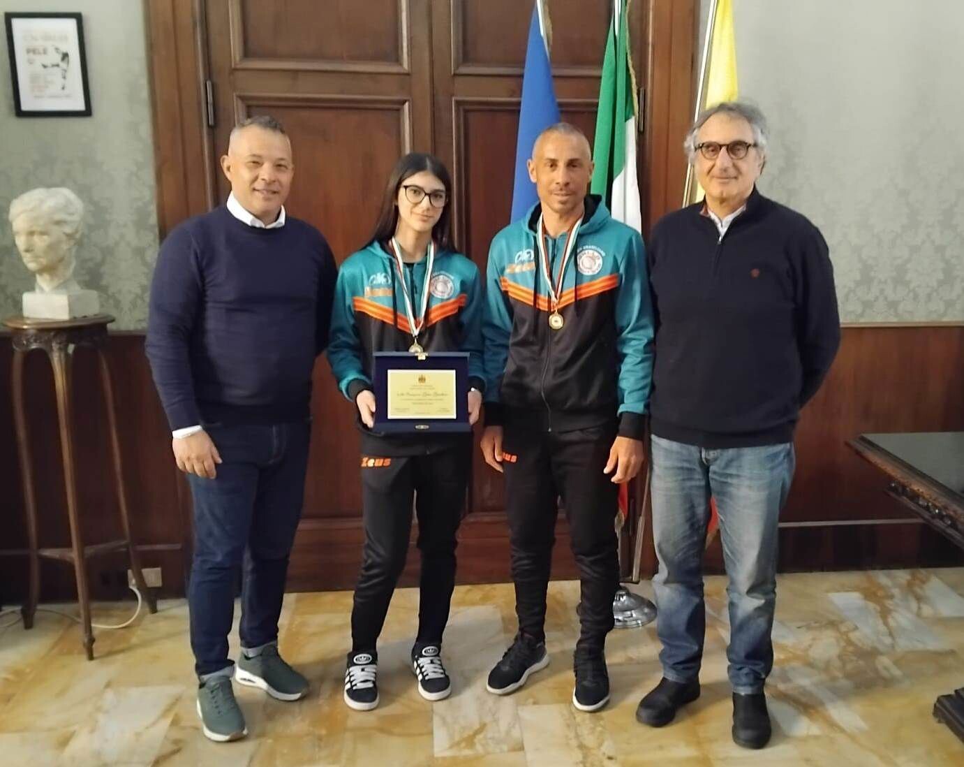 images Catanzaro, la giovane pugile Gaia Gualtieri ricevuta in Comune dopo il successo al trofeo "Mura"