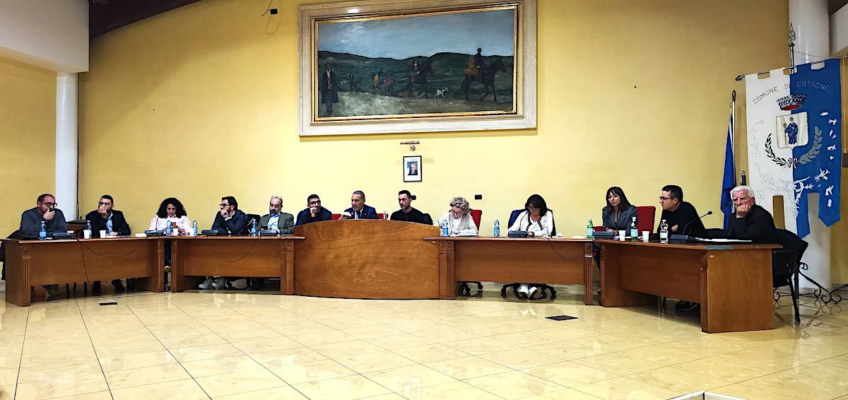 Cotronei, la maggioranza in Comune propone voucher sociali per 21 famiglie senza limiti di Isee