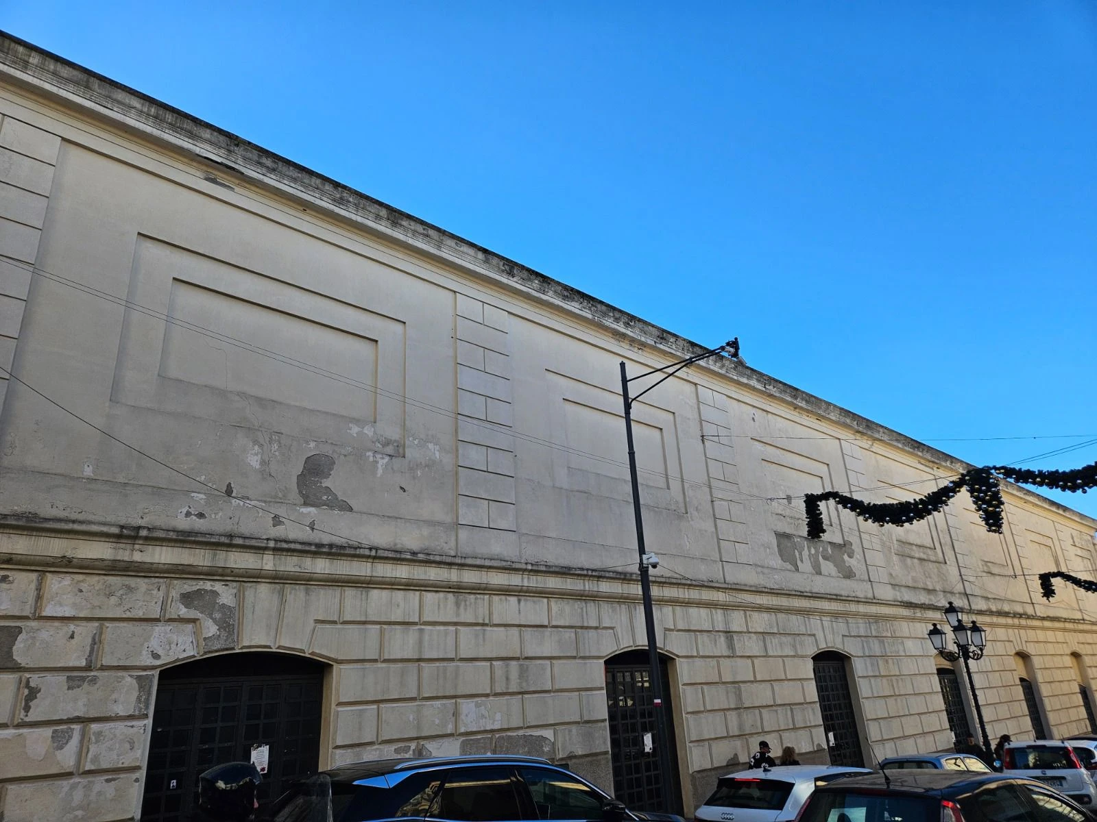 “Catanzaro per Aps”; “Si dedichino alle opere di Mimmo Rotella le cornici del San Giovanni”  