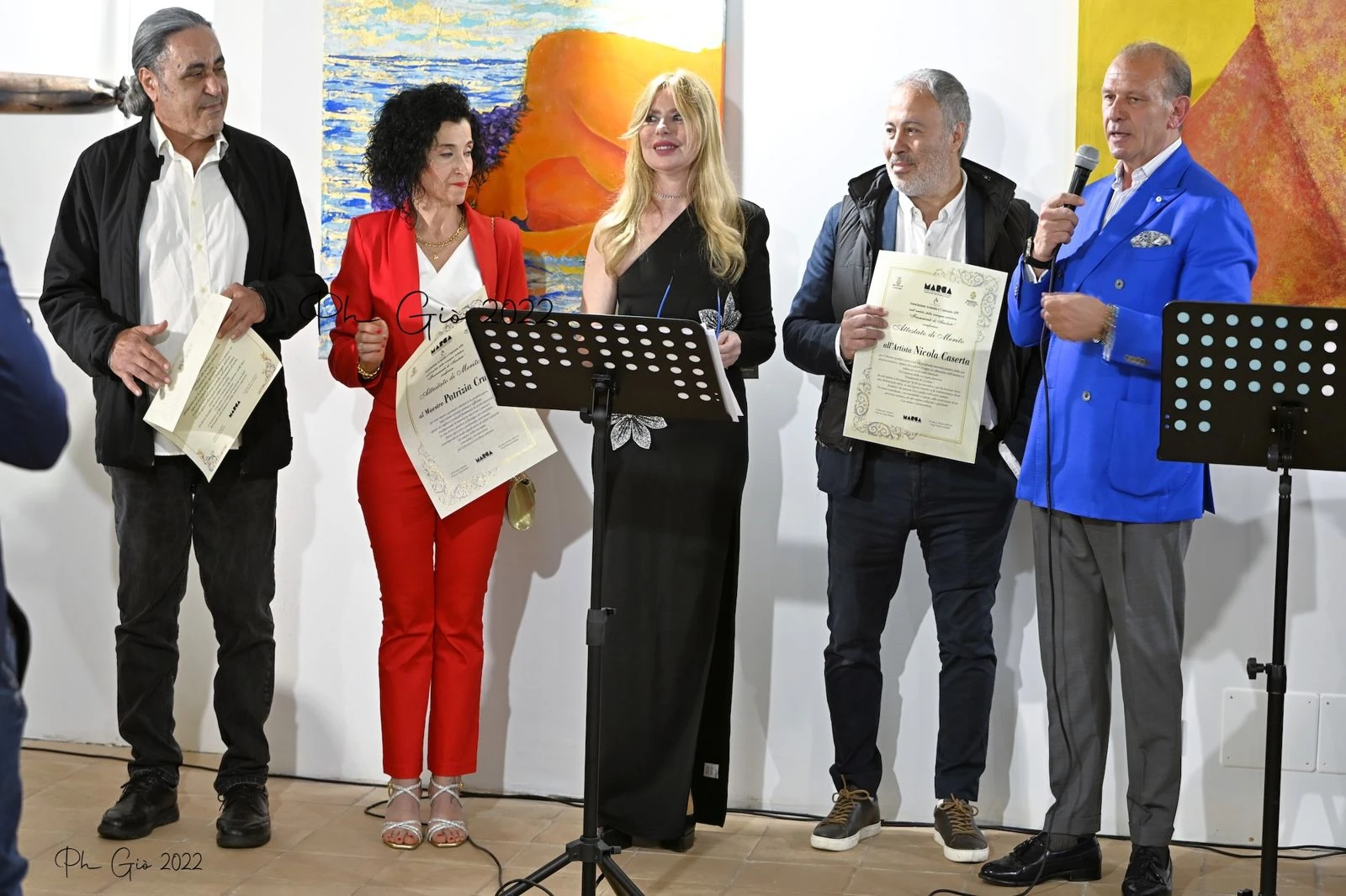 A Taverna l'arte contemporanea con Frammenti di Assoluto