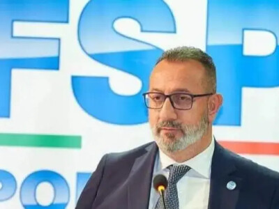 images La minaccia e la perseguita sul lungomare di Catanzaro, fermato dalla polizia. Morelli (Fsp): "Plauso ai colleghi"