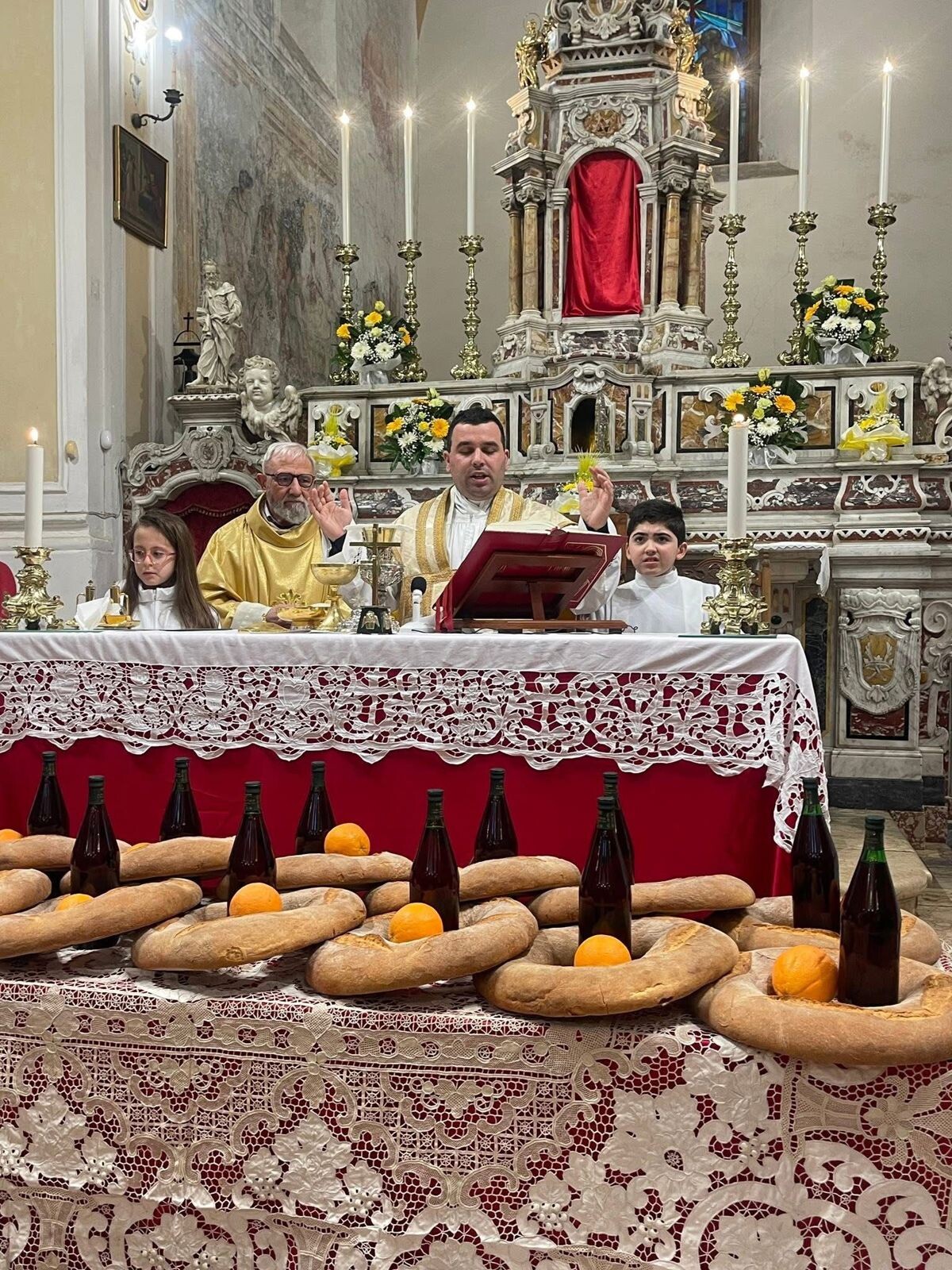images Montauro, il Giovedì Santo riaccende il cuore della comunità 