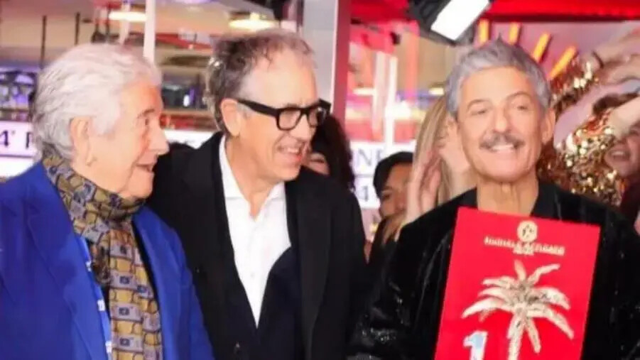 Sanremo, a Fiorello la Palma d’Argento di Michele Affidato images Sanremo, a Fiorello la Palma d’Argento di Michele Affidato