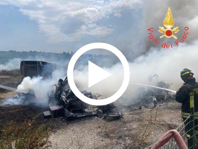 Maida, vasto incendio di sterpaglia: intervenuti i Vigili del Fuoco images Maida, vasto incendio di sterpaglia: intervenuti i Vigili del Fuoco