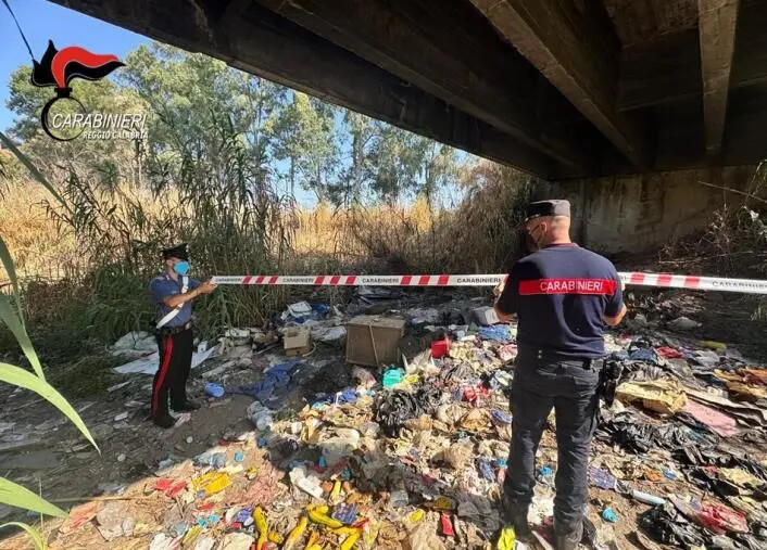 images Rizziconi, i carabinieri sequestrano una discarica abusiva su terreno demaniale