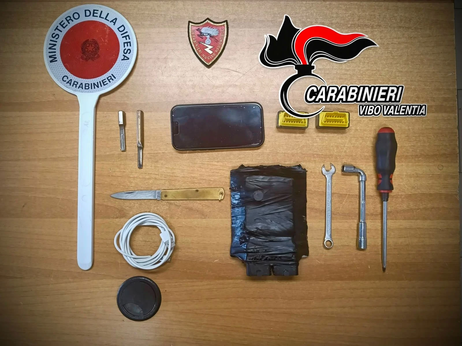 Sorpreso con due auto rubate nel Vibonese, arrestato dai Carabinieri