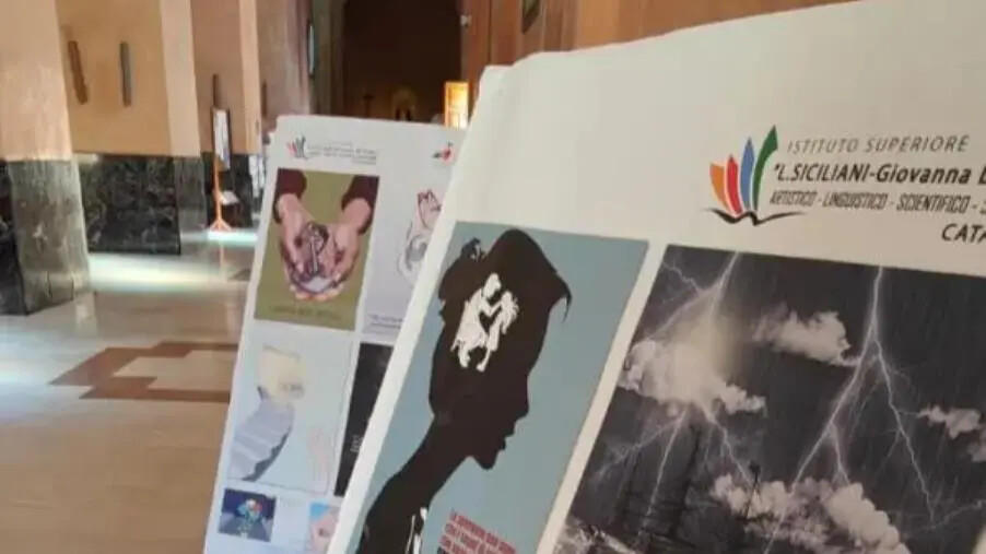 images Premio Monsignor Canino, al Santuario di Porto il murales degli studenti del Liceo Artistico