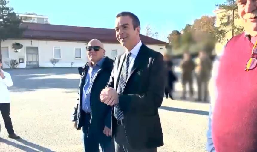 Occhiuto accoglie i primi 50 medici cubani: "Calabresi felici di ospitarvi" (VIDEO) images Occhiuto accoglie i primi 50 medici cubani: "Calabresi felici di ospitarvi" (VIDEO)
