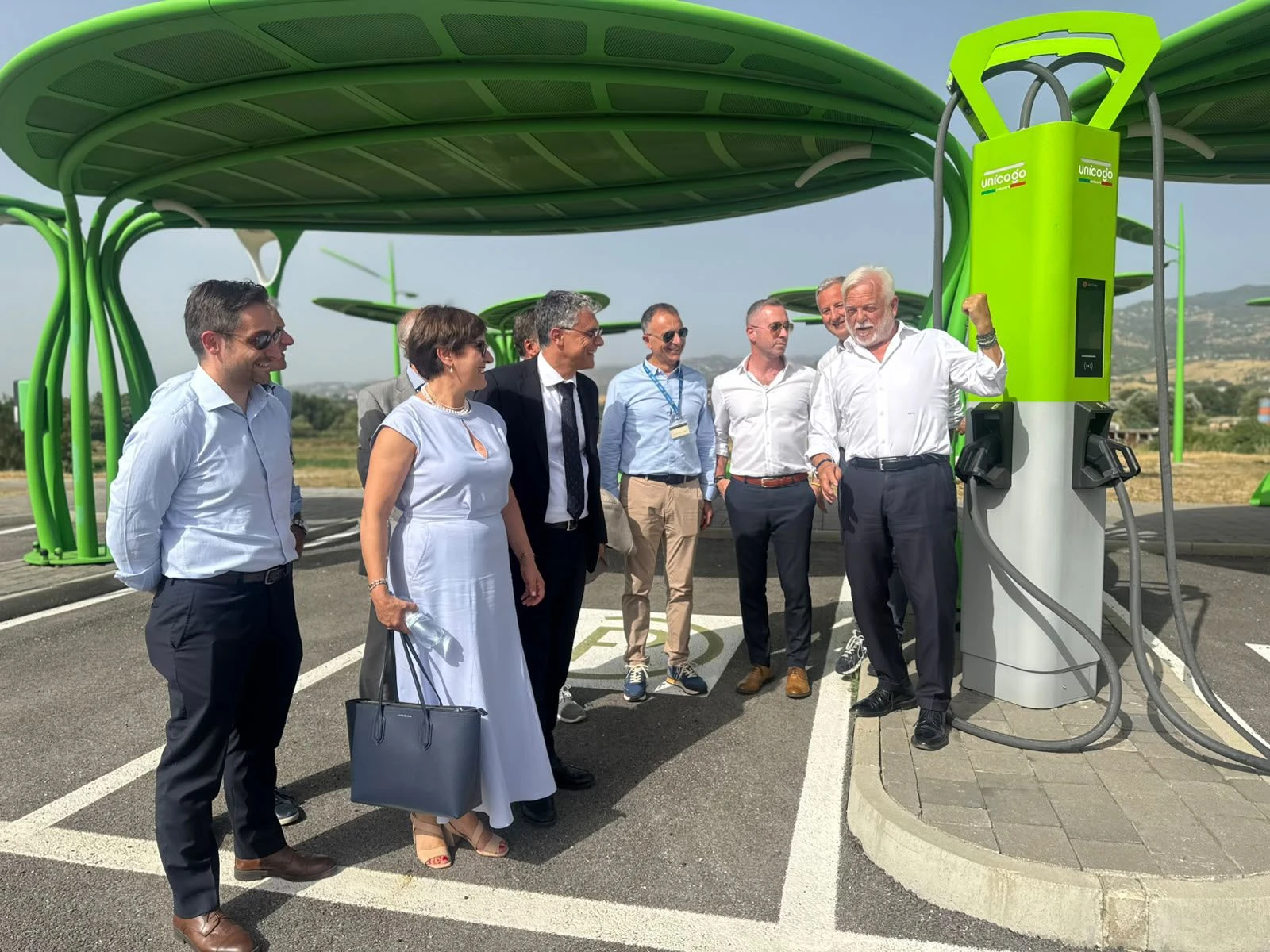 Anas inaugura la “Green Island” sull’A2: area di sosta sostenibile con ricariche elettriche a Lattarico