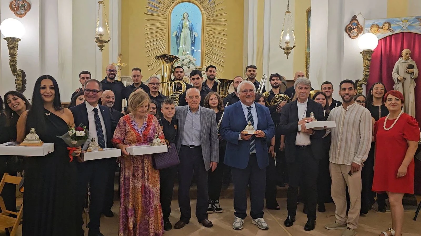 Serra San Bruno, il Premio “San Bruno” nel segno dell’abbraccio del Cardinale Battaglia