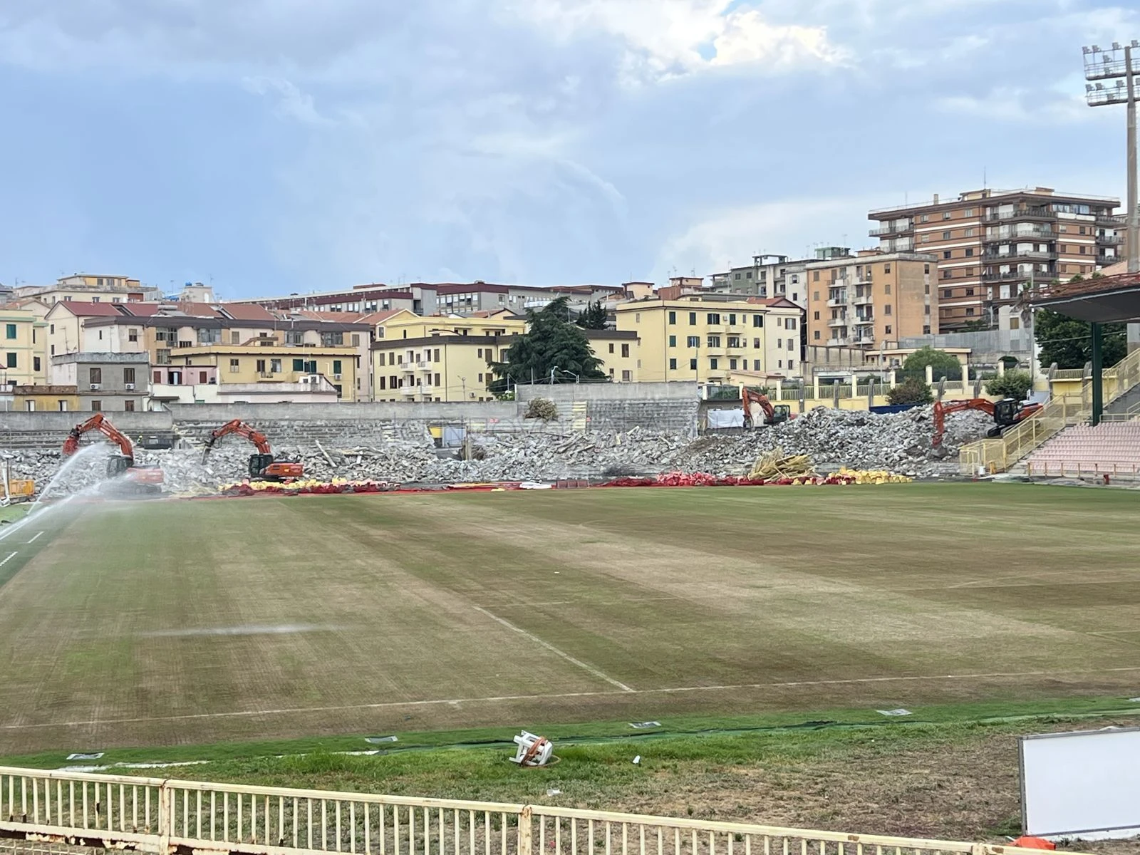Lavori Stadio “Ceravolo”, l’US Catanzaro: “Priorità alla collaborazione, non alle polemiche”