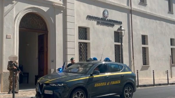 Gli ingenti prestiti e l'asta online: il legame Titti Nunnari- Pierino Mellea 