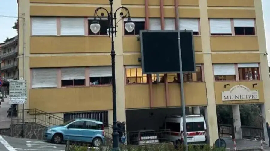 images Mesoraca, "La maggioranza sorda ai principi di democrazia": le accuse di  "Oltre, con noi" 